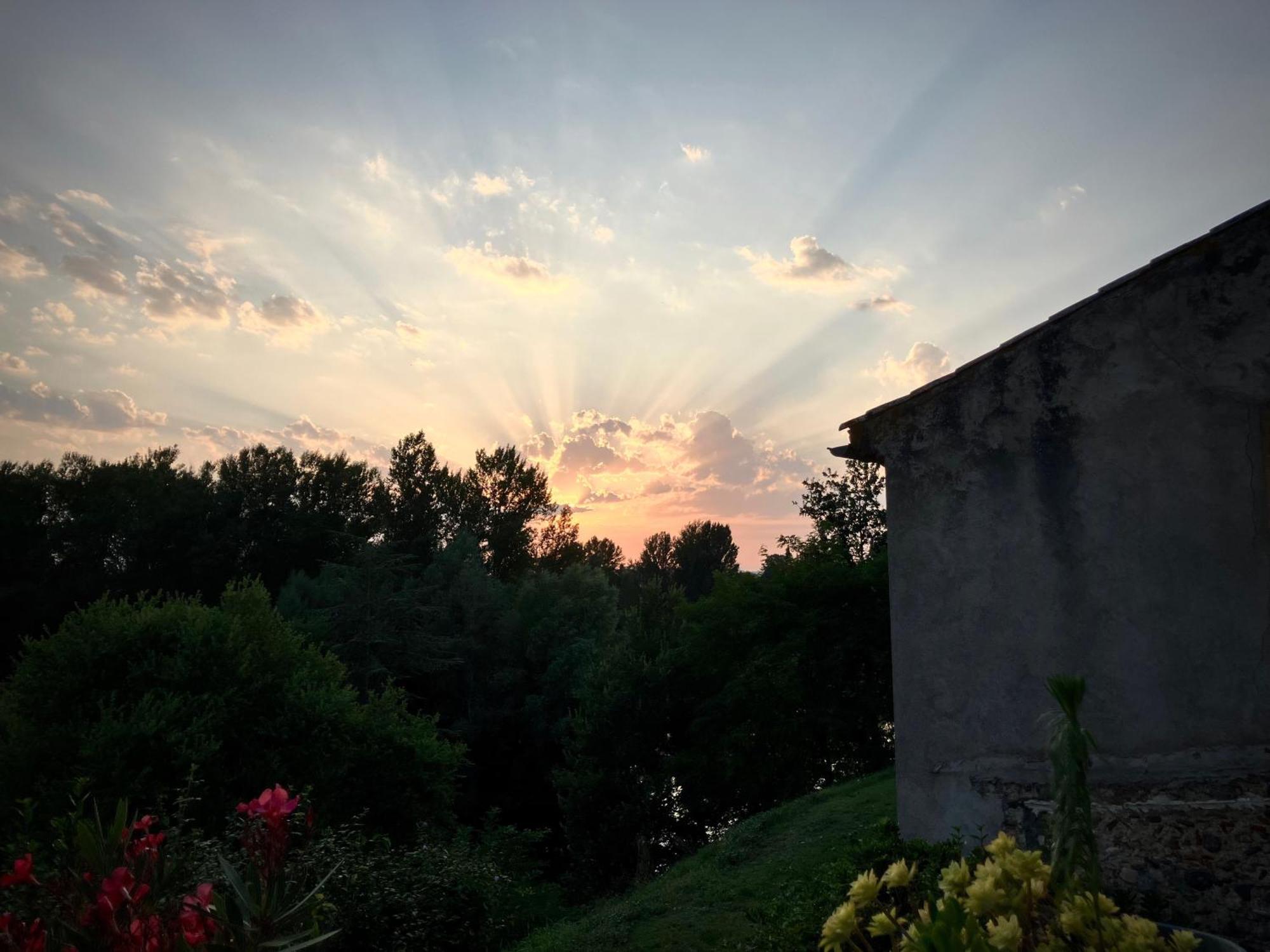 Beautiful Village House Next To Garonne River! Couladere 외부 사진